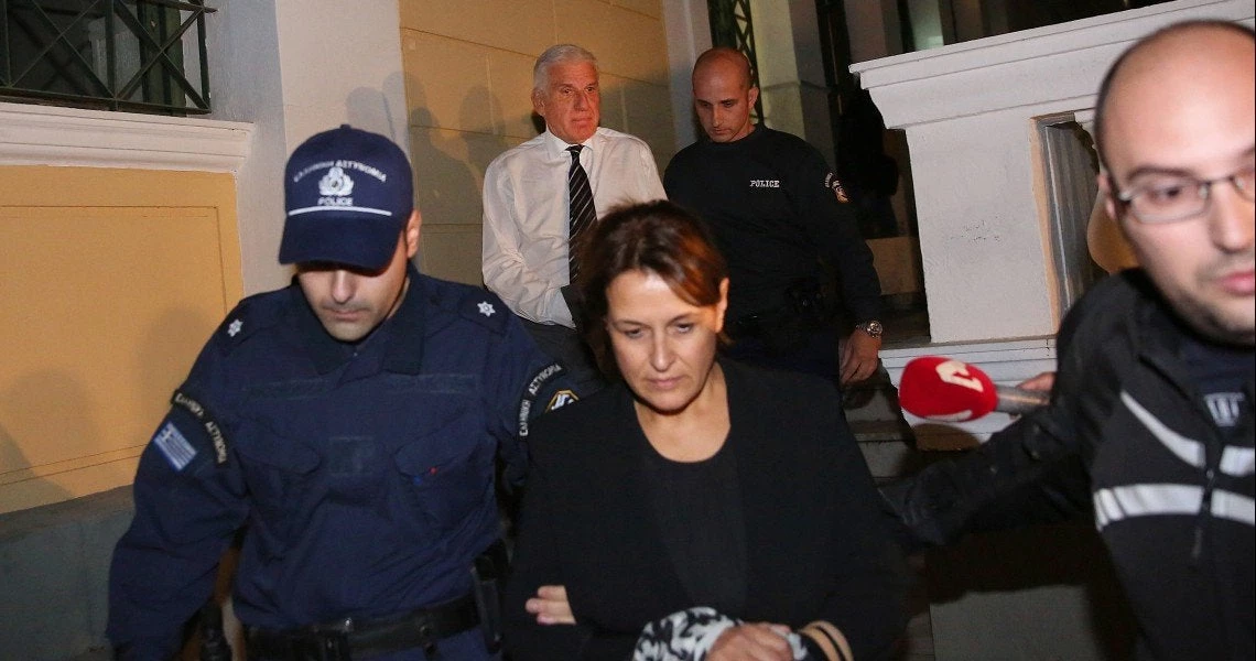 Νέα δικογραφία «καίει» το ζεύγος Παπαντωνίου και υπαλλήλους της ΔΟΥ Κηφισιάς